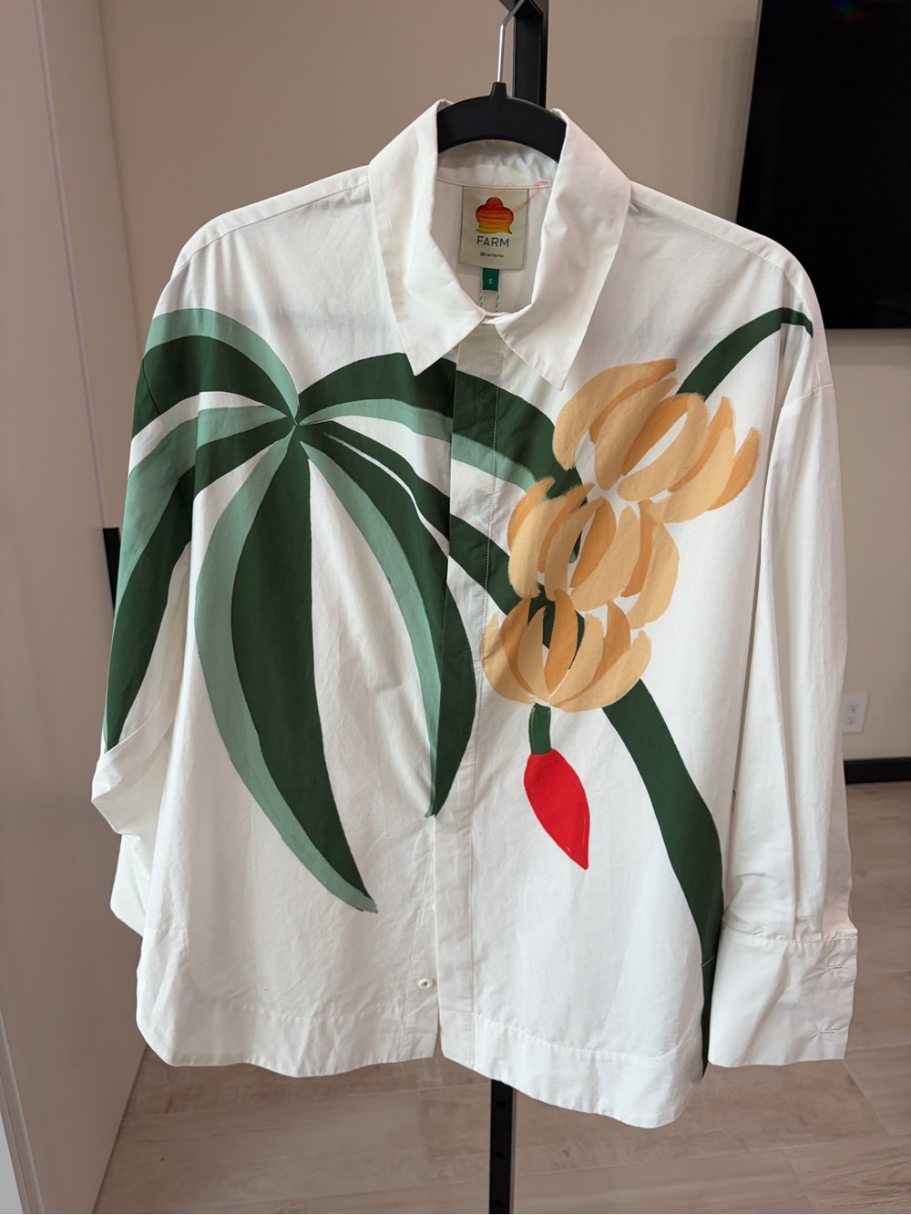Farm Rio: Graphic Banana Tree Applique Shirt - Picture 5 of 10